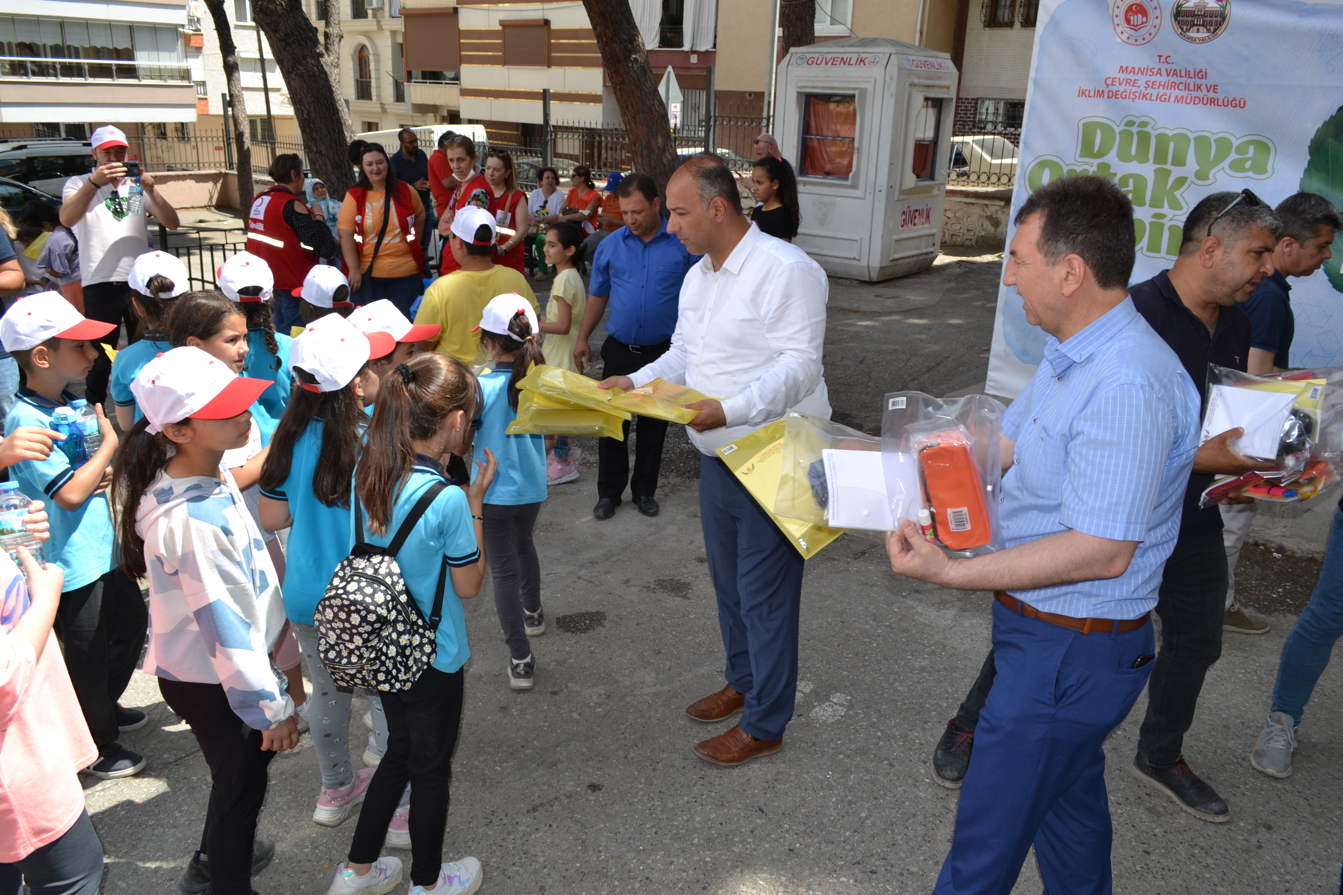 Çevre Haftası Kapsamında ''Çevre Kirliliğine Elveda'' Etkinliği Yapıldı.