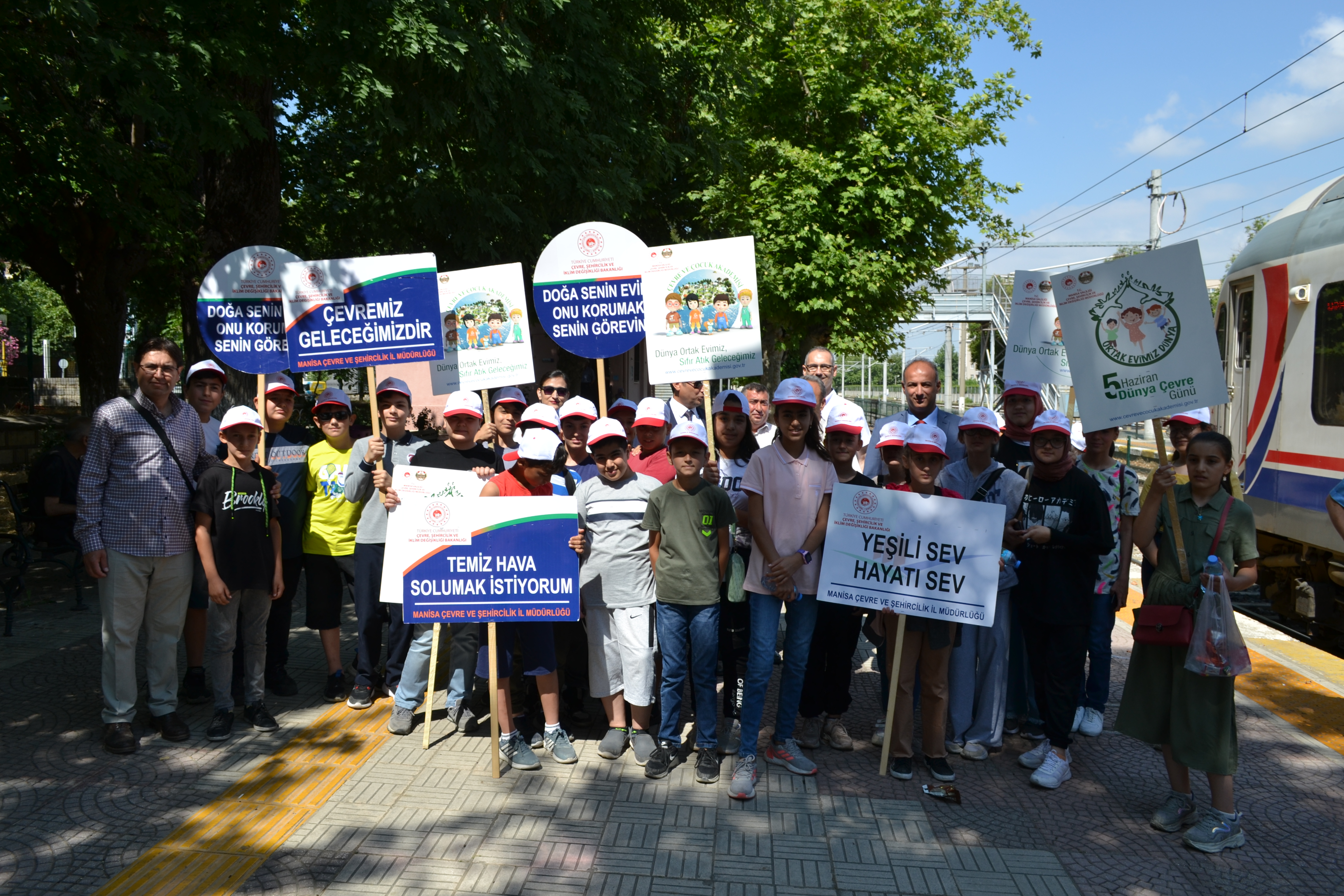 Çevre Haftası Kapsamında ''Trene İlk Binme ve Çevre Gezisi '' Etkinliği Yapıldı.