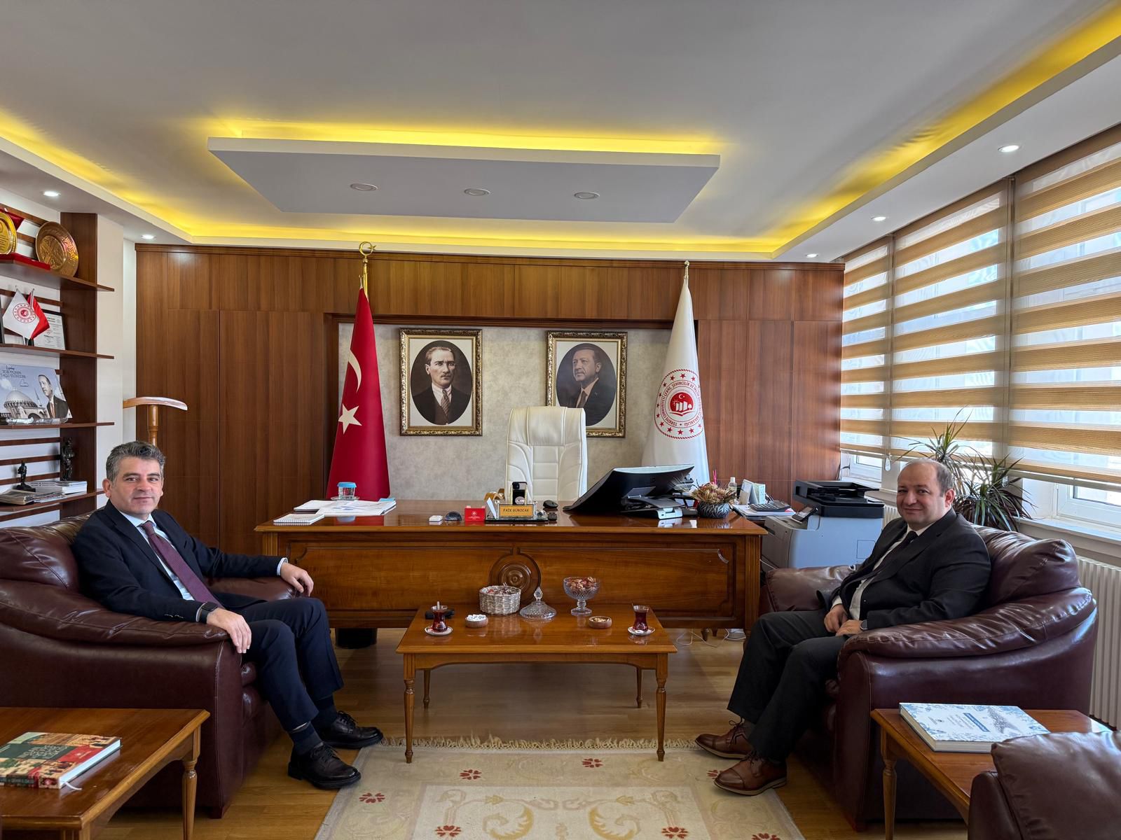 Manisa İl Sağlık Müdürü Sayın Op. Dr. Mehmet Fatih ZEREN' in iadeiziyareti