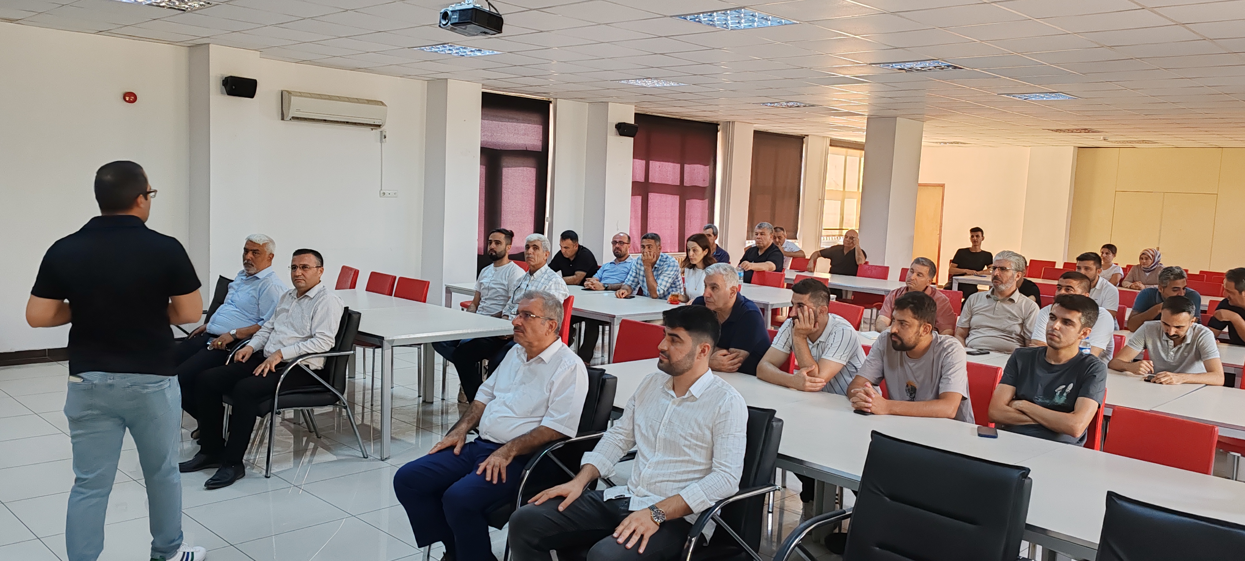 AFAD Personeli Müdürlüğümüzde Deprem Eğitimi Verdi.