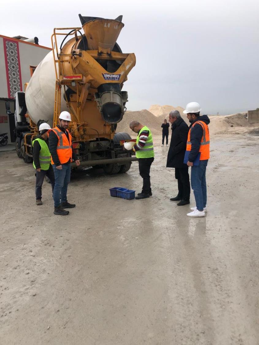 Beton üretim tesislerinde teknik dosya incelemesi ve saha denetimi yapıldı.