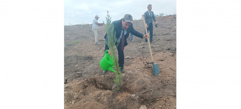 İL MÜDÜRÜMÜZ SAYIN HASAN ALAN; “11 KASIM MİLLİ AĞAÇLANDIRMA GÜNÜ” KAPSAMINDA, MERSİN İLİMİZDE DÜZENLENEN FİDAN DİKME ETKİNLİĞE KATILDI