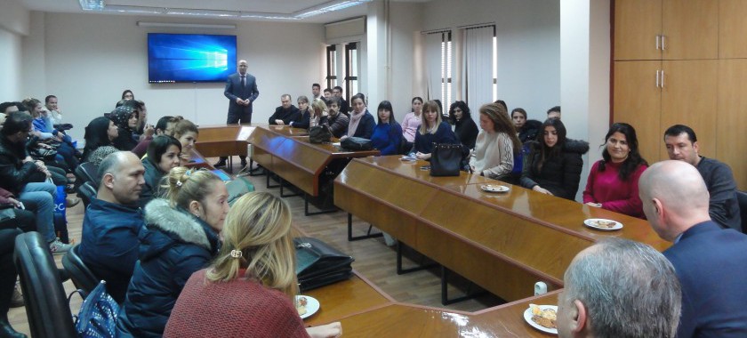 Mersin Tarsus Organize Sanayi Bölgesinde bulunan Özel ŞİŞECAM Mesleki ve Teknik Anadolu Lisesi Yönetici ve Öğretmenlerine Sıfır Atık Konusunda Bilgilendirme Yapılmıştır.