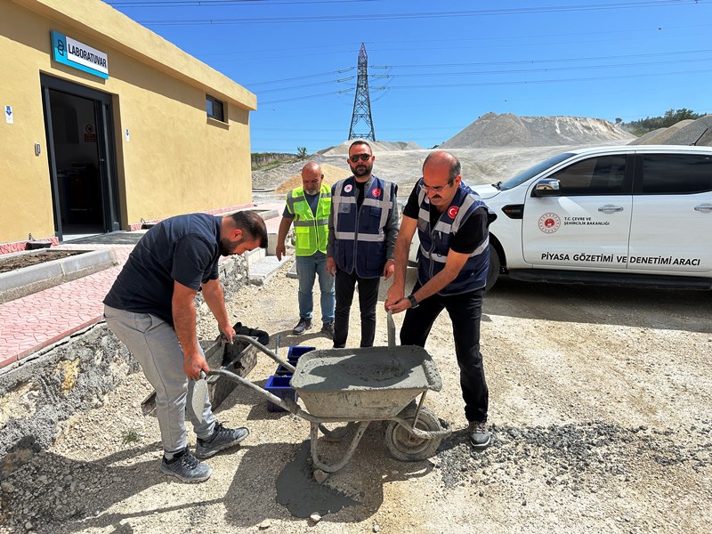 İl Müdürlüğümüz Yapı Malzemeleri Şube Müdürlüğü Ekiplerimiz Piyasa Gözetimi ve Denetimi kapsamında hazır beton santral ve şantiye denetimlerine devam etmektedir.