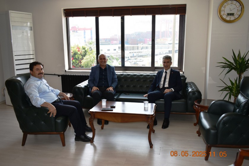 Mersin Ticaret İl Müdürü Sayın Ferhat SÜMER ve Kültür ve Turizm İl Müdürü Hakan DOĞANAY, İl Müdürümüz Sayın Hasan ALAN'ı ziyaret etti.