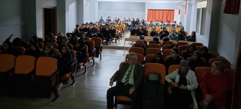 KARTAL YILDIZ ARAYICI ANADOLU LİSESİNDE ÇEVRE BİLİNCİ VE HAVA KİRLİLİĞİ KONULU EĞİTİM