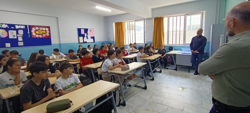 ŞİŞLİ MAÇKA PAKMAYA HÜSAMETTİN ZİLER ORTAOKULUNDA ÇEVRE BİLİNCİ VE HAVA KİRLİLİĞİ KONULU EĞİTİM