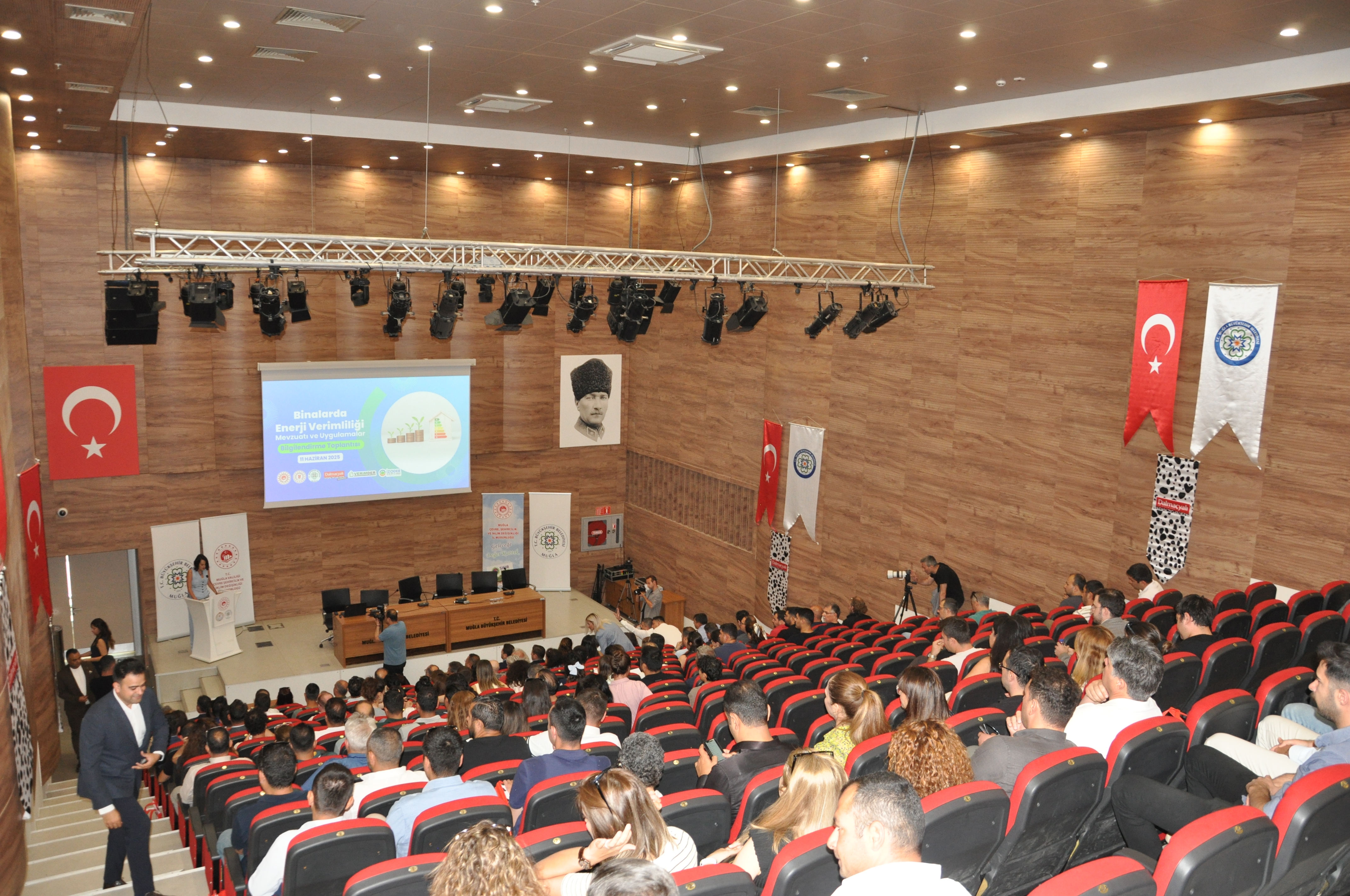 BİNALARDA ENERJİ VERİMLİLİĞİ MEVZUATI VE UYGULAMALARI  İLE İLGİLİ BİLGİLENDİRME TOPLANTISI GERÇEKLEŞTİRİLDİ
