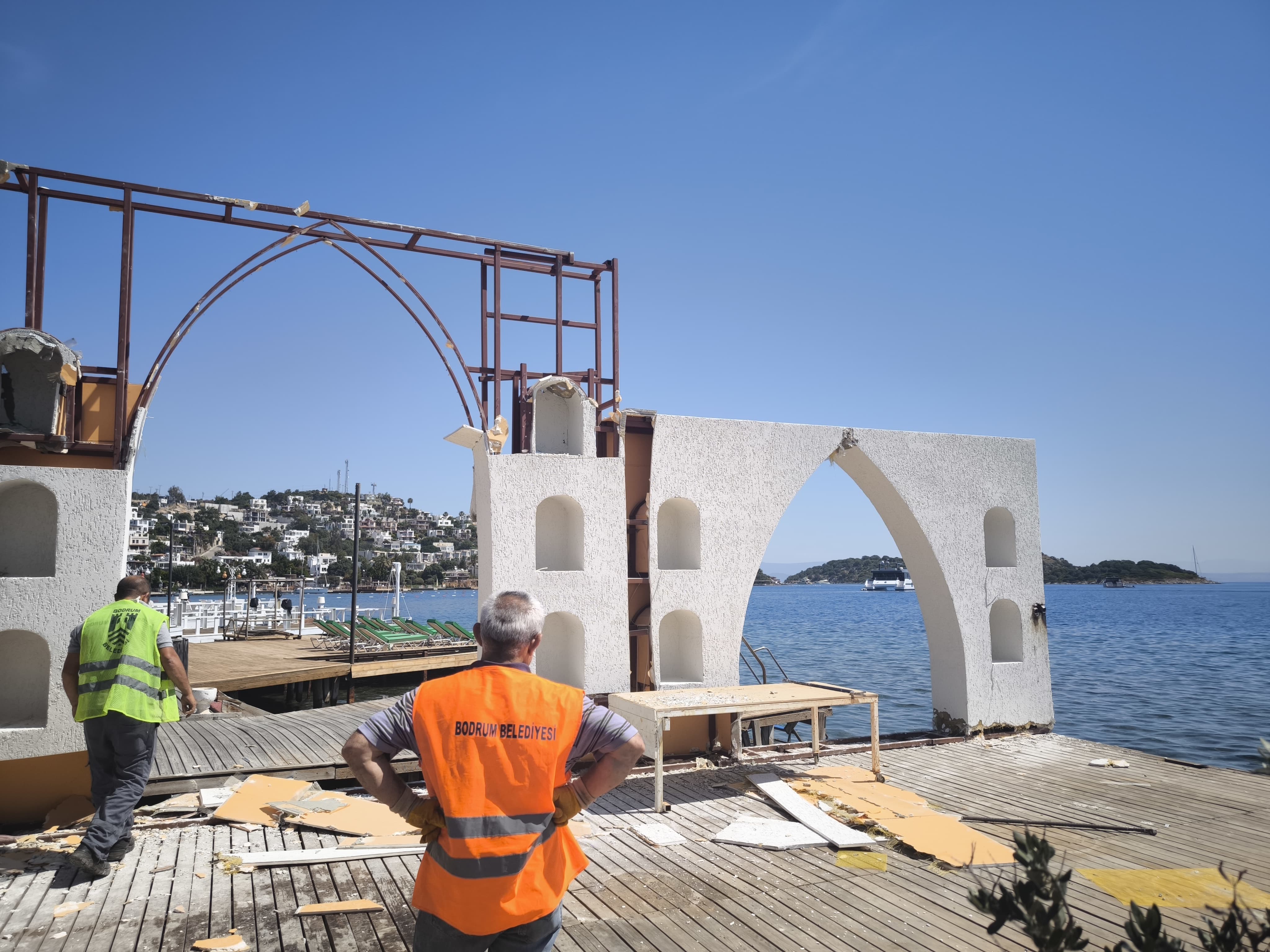 Bodrum Kıyılarında Kaçak Yapılarla Mücadele