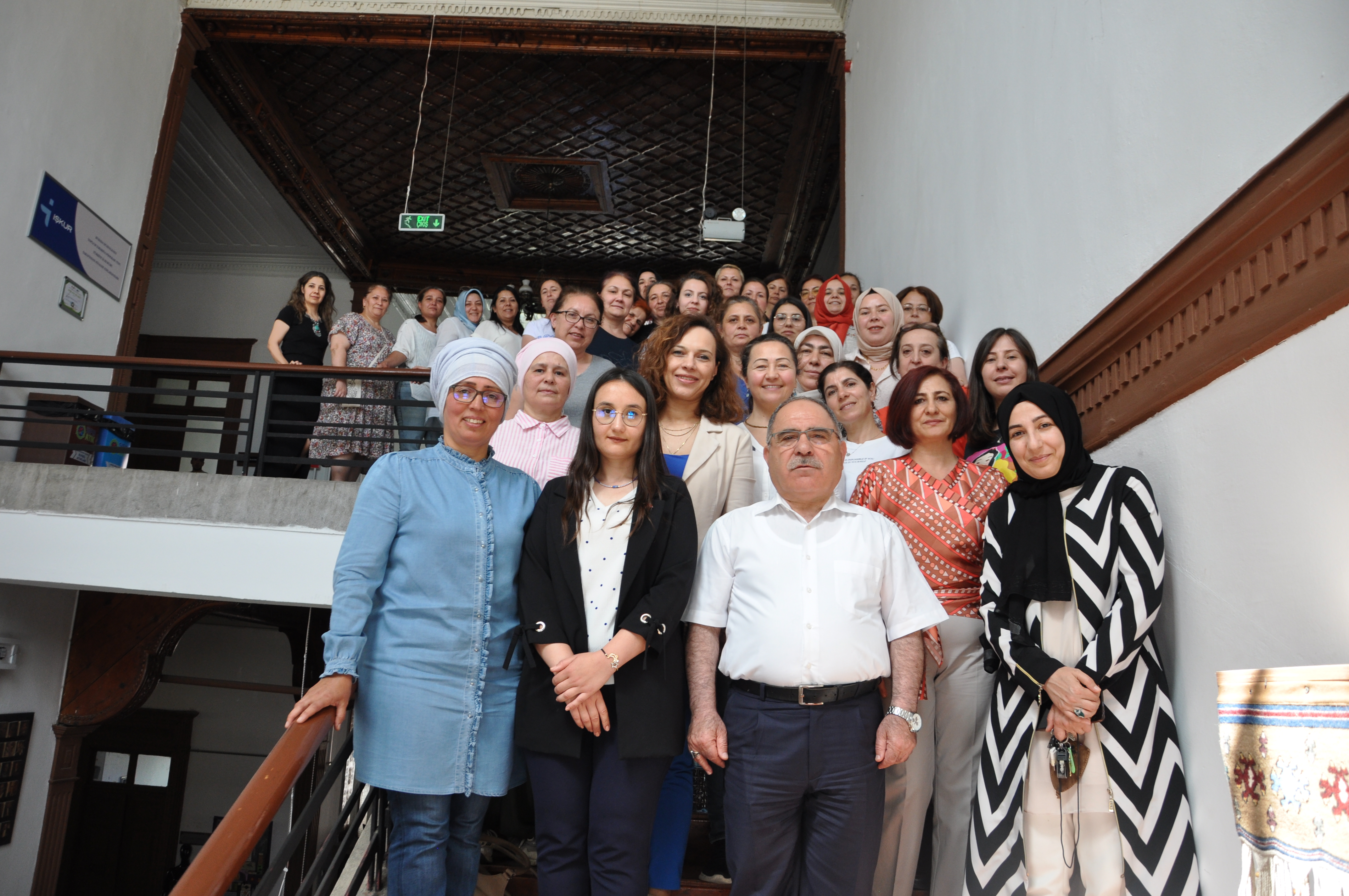 “GELENEKSEL VE SANATSAL İFADEYLE” İKLİM DEĞİŞİKLİĞİ SÖYLEŞİSİ YAPILMIŞTIR