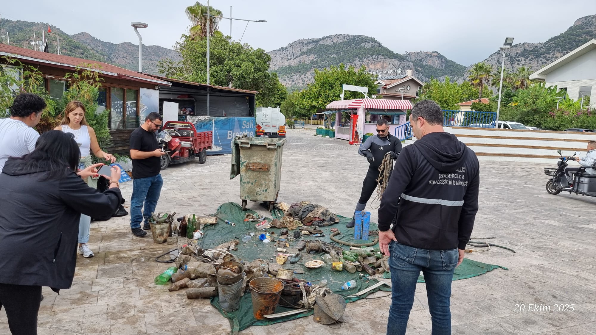 Göcek Koylarında Deniz Dibi Temizliği Gerçekleştirildi