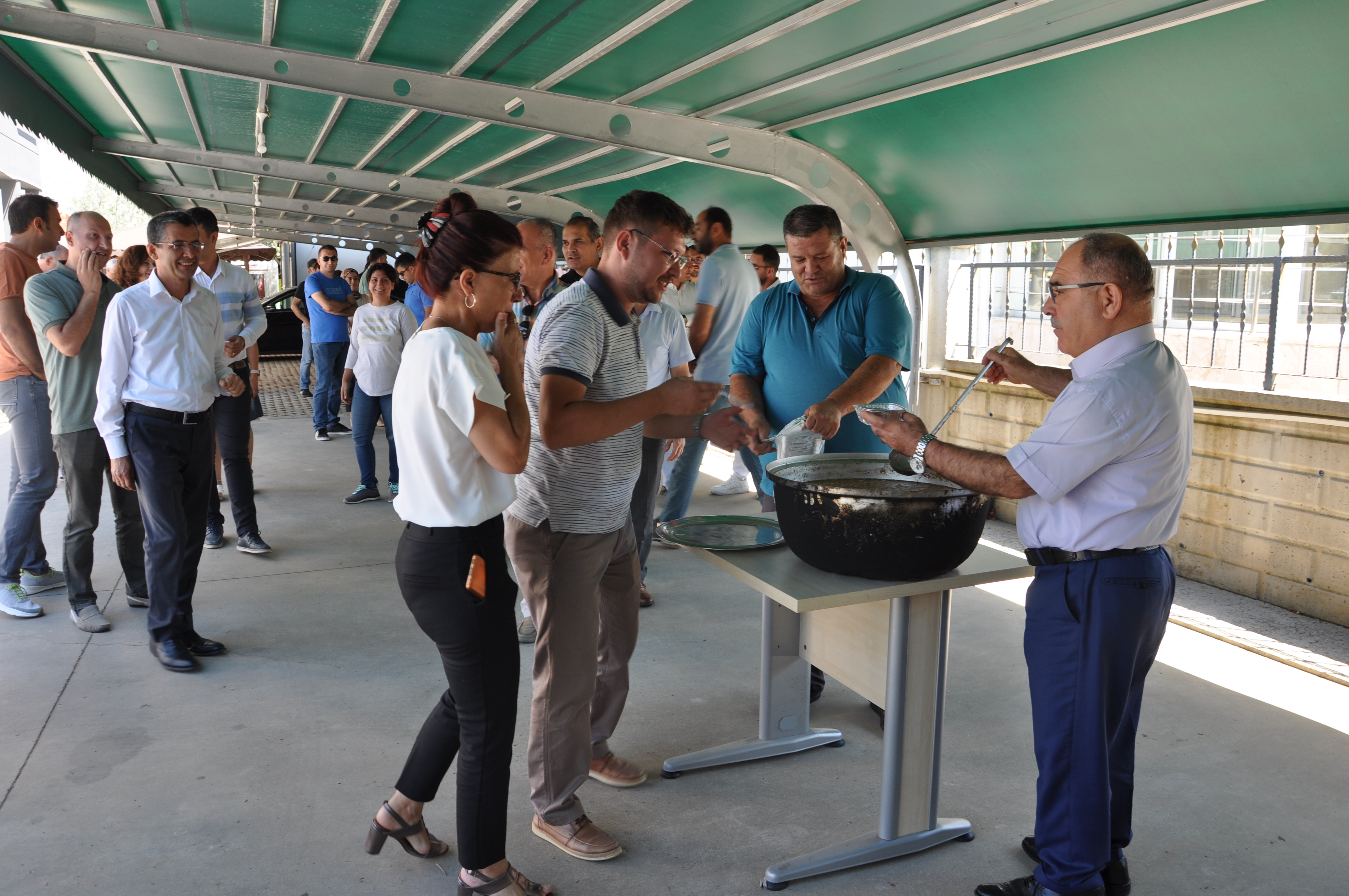 İL MÜDÜRLÜĞÜMÜZDE AŞURE İKRAMI YAPILDI