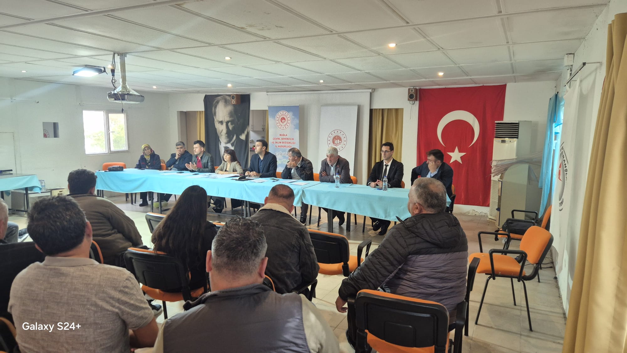 Köyceğiz Gölü ve Dalyan Kanallarında Sefer Yapan Teknelerden Kaynaklı Kirliliğin Önlenmesi Amacıyla Bilgilendirme Toplantısı Yapıldı