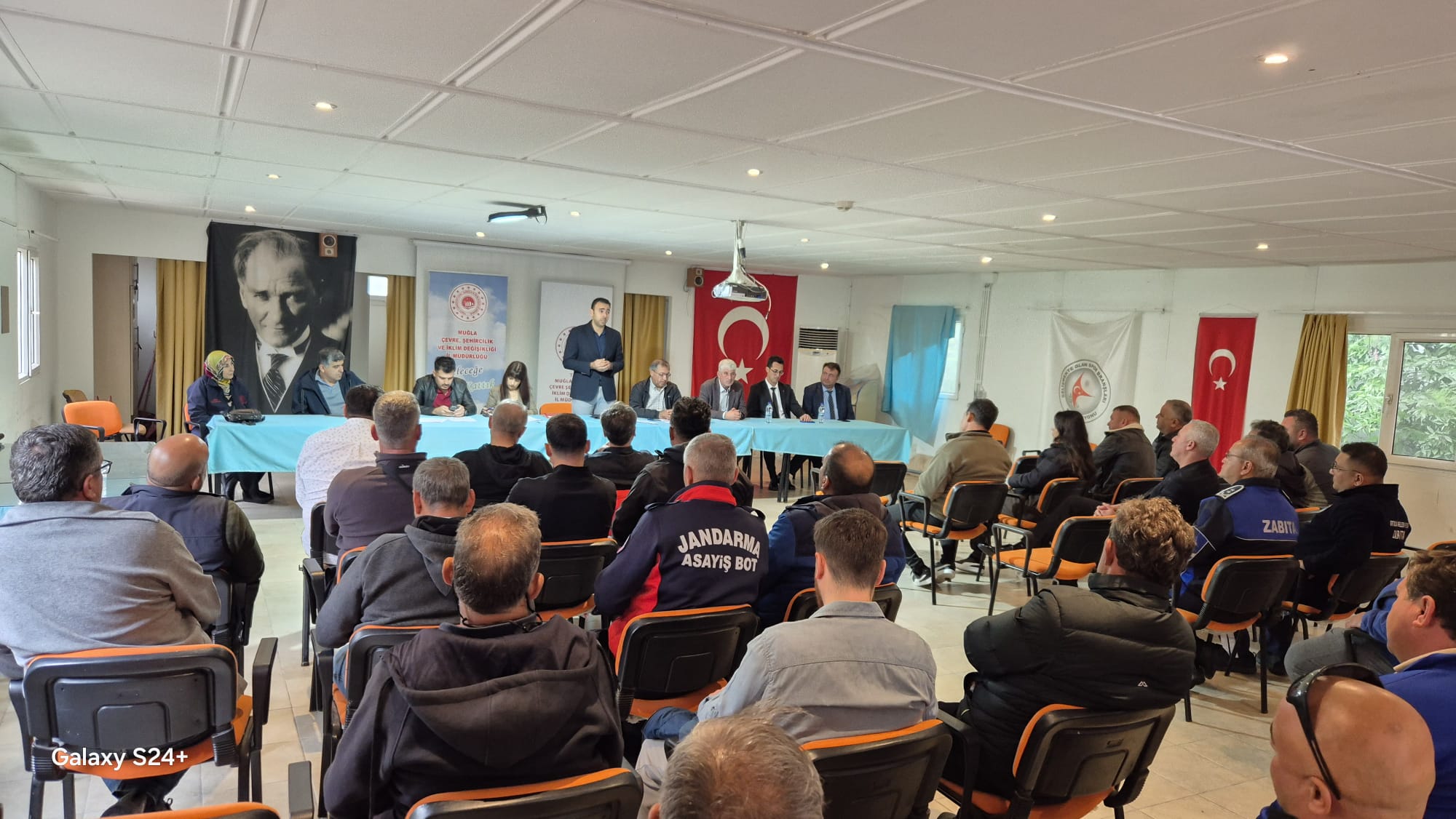 Köyceğiz Gölü ve Dalyan Kanallarında Sefer Yapan Teknelerden Kaynaklı Kirliliğin Önlenmesi Amacıyla Bilgilendirme Toplantısı Yapıldı