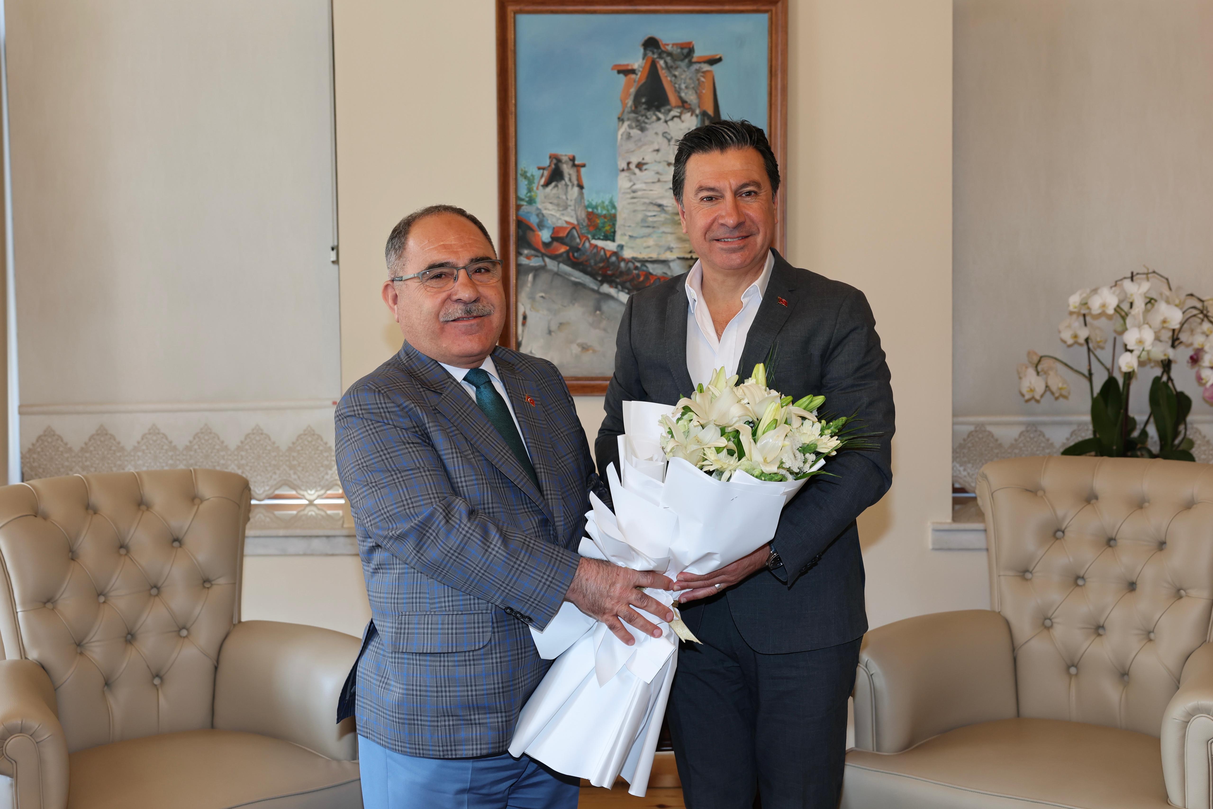 TÜRKİYE ÇEVRE HAFTASI ETKİNLİKLERİ KAPSAMINDA KIYI EGE BELEDİYELER BİRLİĞİ VE MUĞLA BÜYÜKŞEHİR BELEDİYE BAŞKANI MAKAMINDA ZİYARET EDİLDİ
