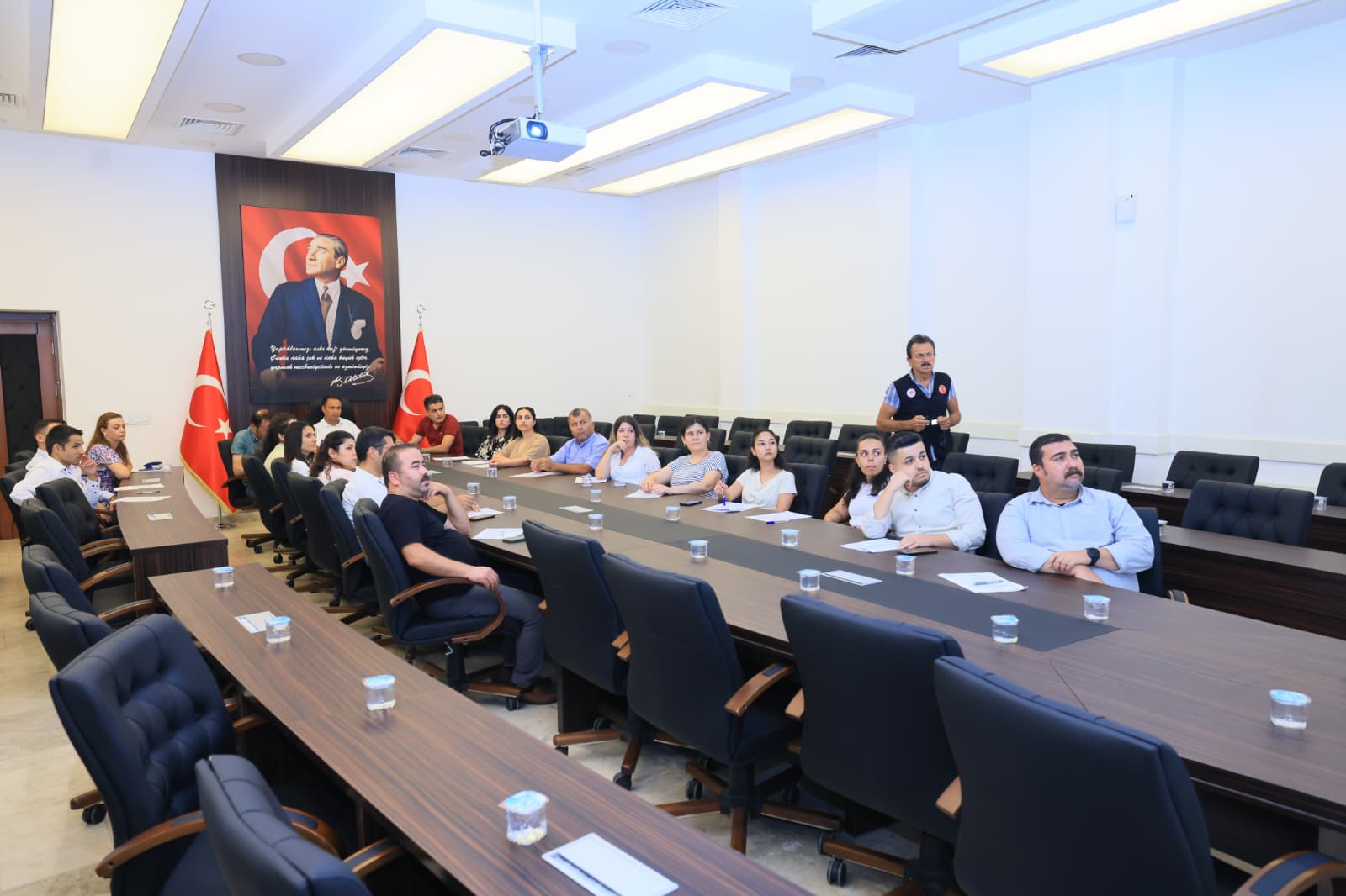VALİLİK ÇALIŞANLARINA SIFIR ATIK EĞİTİMİ VERİLDİ
