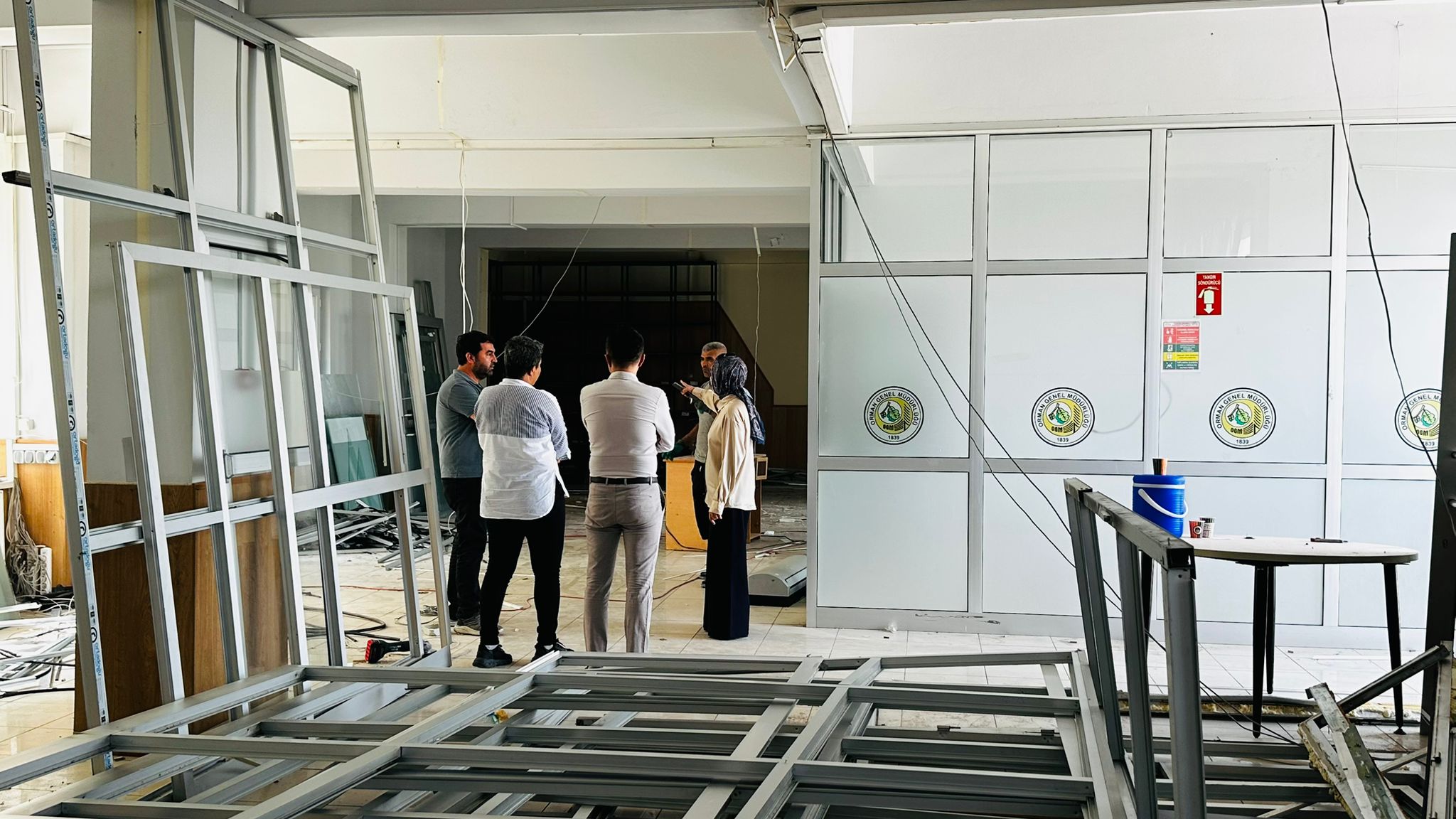 19.06.2025 tarihinde ihalesi yapılan il müdürlüğümüz hizmet binası onarım işinin, 28.07.2025 tarihinde yer teslimi yapılmış ve çalışmalara başlanmıştır. Müdürlüğümüze hayırlı olsun.