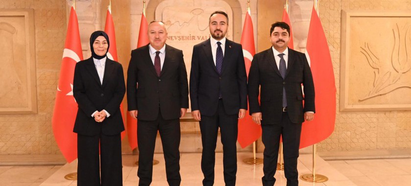 Bakan Yardımcımız  Sayın Burak DEMİRALP, Bakanlığımız Personel Genel Müdürü Sayın Halil ERDOĞAN ve İl Müdürümüz Sayın Yasemin DEMİRÖRS ile birlikte Nevşehir Valimiz Sayın Ali FİDAN’ı makamında ziyaret etmişdir.