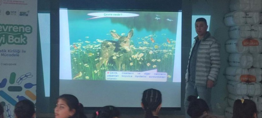 İl Müdürlüğümüz yetkililerince İlkokul ve Anaokullarında Sıfır Atık konulu eğitim verilmiştir.