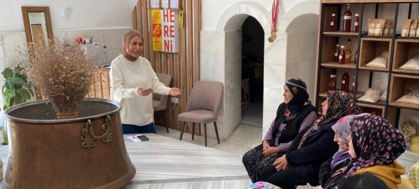 İl Müdürlüğümüz personelince S.S. Ortahisar Hereni Kadın Girişimi Üretim ve İşletme Kooperatifine 19.11.2025 tarihinde  Sıfır Atık konulu eğitim verilmiştir.