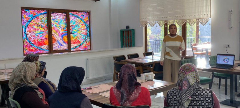 İl Müdürlüğümüz personelince S.S. Yapaneller Nar Kadın Girişimi Üretim ve İşletme Kooperatifine 20.11.2025 tarihinde  Sıfır Atık konulu eğitim verilmiştir.