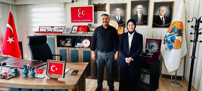 İl Müdürümüz, Sn. Yasemin DEMİRÖRS Hanımefendi, Türkeli Belediye Başkanı Sn. Mustafa DEMİR'i makamında…