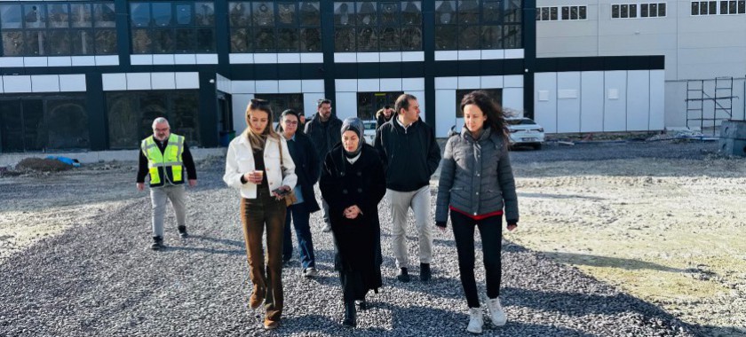 İl Müdürümüz Sn. Yasemin DEMİRÖRS Hanımefendi ve ÇED ve Çevre izinleri Şube Müdürü Mehmet YILDIRIM Ürgüp ilçesinde bulunan maden şirketinde denetim ve incelemelerde bulunmuştur.