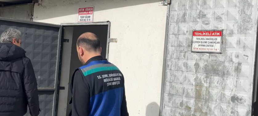 İlimizdeki tehlikeli atık oluşturma potansiyeli bulunan tesislerin, atık yönetim planları çerçevesinde denetimleri İl Müdürlüğümüz teknik personellerince yapılmaktadır.