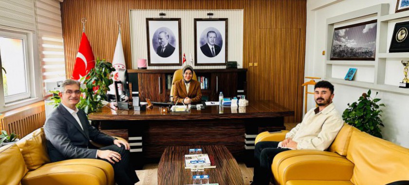 Nevşehir Gençlik ve Spor İl Müdürü Sn. Mustafa Hakan KESKİN, İl Müdürümüz Sn. Yasemin DEMİRÖRS Hanımefendiyi makamında ziyaret etmiştir. Nazik ziyaretlerinden dolayı kendilerine teşekkür ederiz.