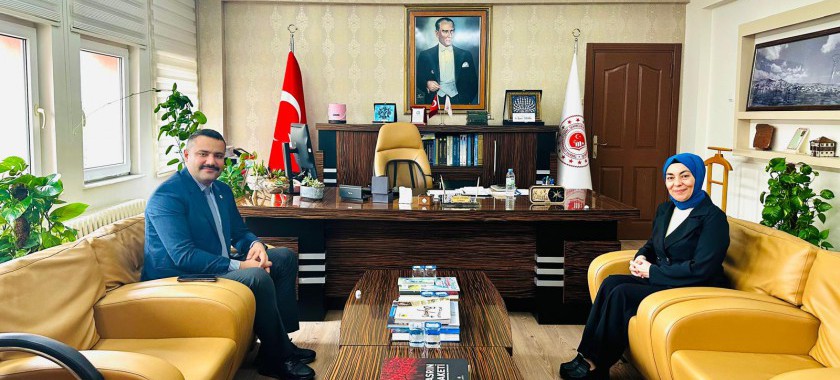 Nevşehir Kozaklı Kaymakamı Sn.Yasin GÜRKAN, İl Müdürümüz Sn.Yasemin DEMİRÖRS Hanımefendiyi makamında ziyaret etmiştir.
