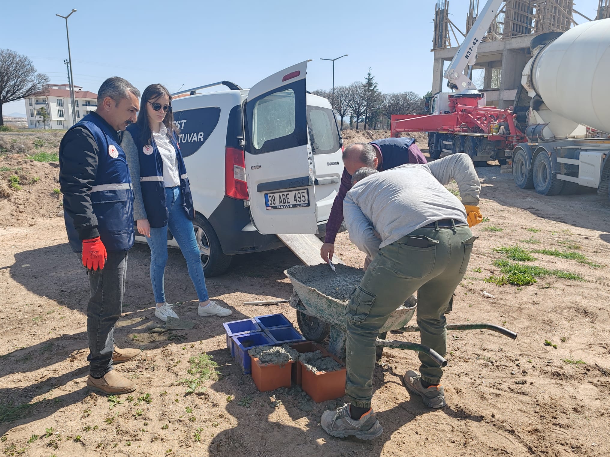 İl Müdürlüğümüz Personellerince Beton numunesi örneği alınmıştır.