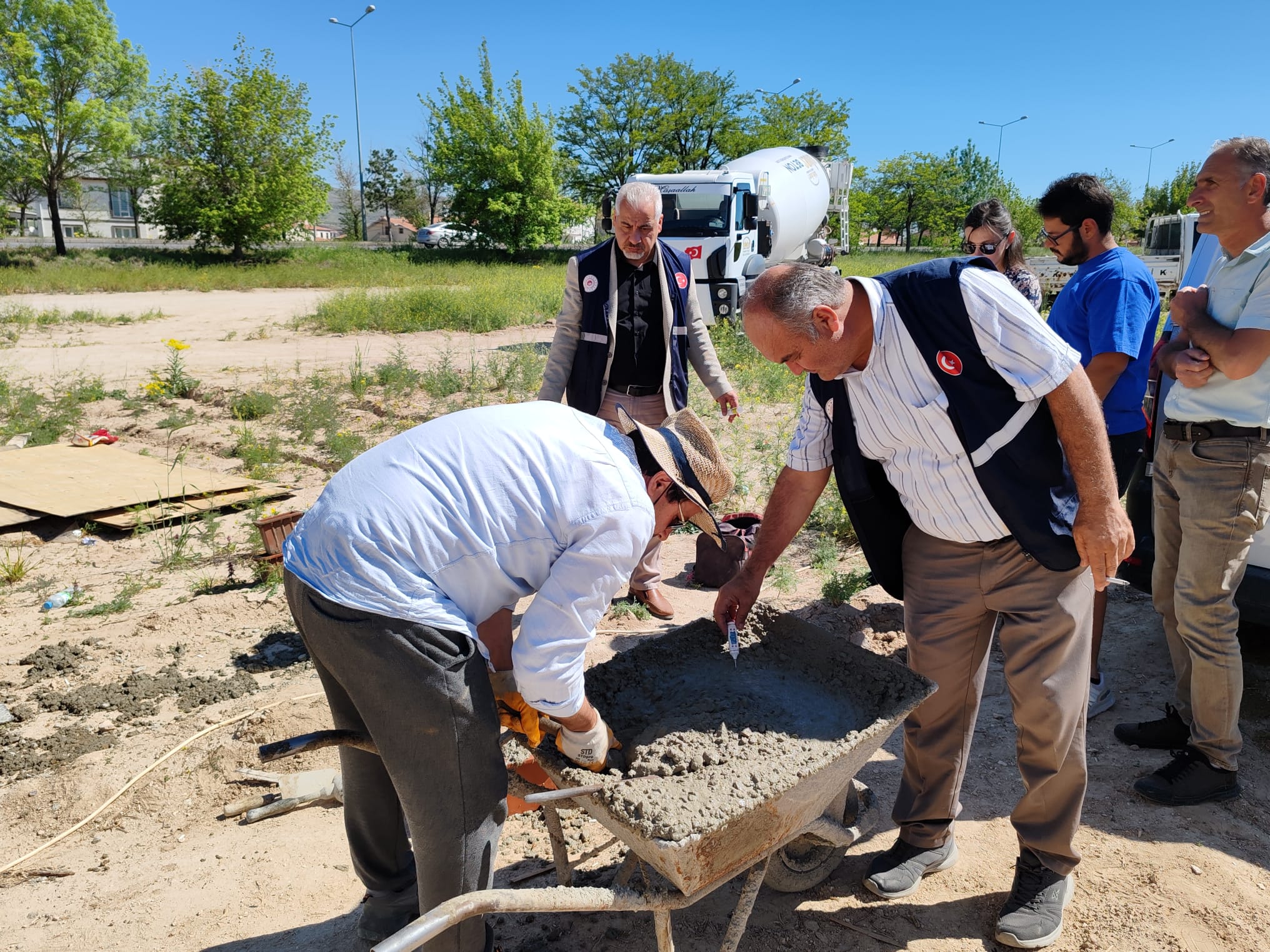 İl Müdürlüğümüz Personellerince Beton numunesi örneği alınmıştır.