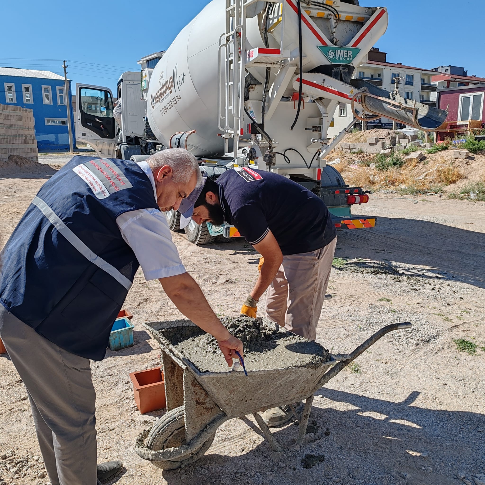 İl Müdürlüğümüz Personellerince Beton numunesi örneği alınmıştır.