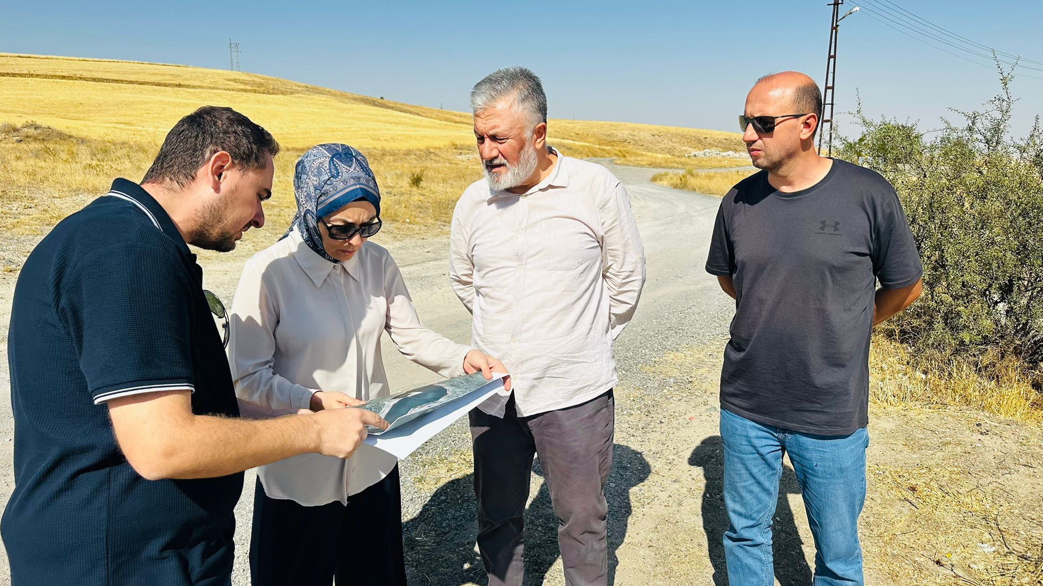 İl Müdürümüz ve teknik personellerimiz Tatlarin beldesinde Kıyı Kenar çizgisi tespit çalışmaları yapmıştır.