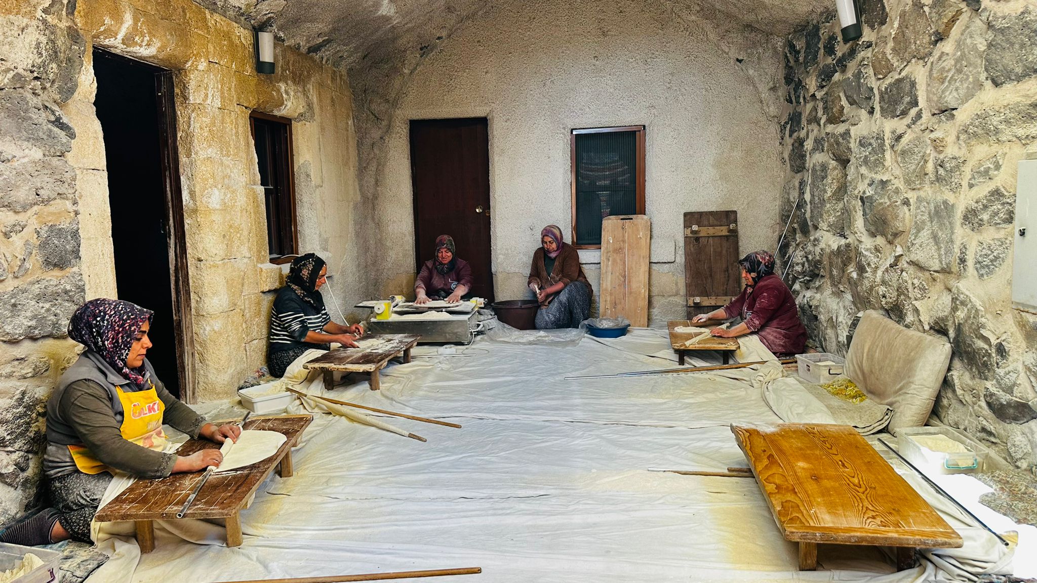 İl Müdürümüz Sn. Yasemin DEMİRÖRS Hanımefendi, Tatlarin Kadın Girişimi Üretme ve İşletme Kadın Kooperatifi tarafından gerçekleştirilen Kışlık Ürün Hazırlama etkinliğine katılım sağlamıştır.