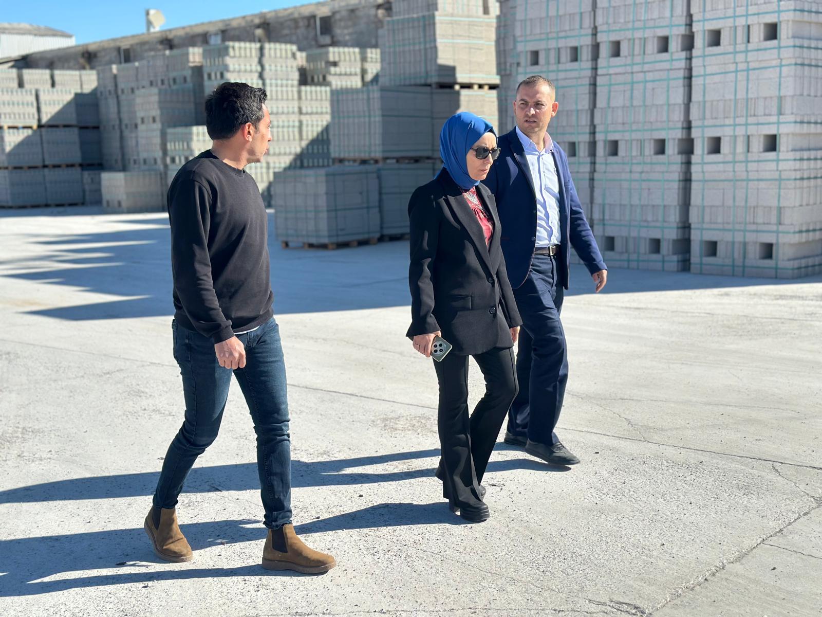 İl Müdürümüz Sn. Yasemin DEMİRÖRS Hanımefendi ve Çed Ve Çevre İzin birimi Şube Müdürü Mehmet YILDIRIM ilimizde faaliyet gösteren Bims firmalarını ve otelleri ziyaret etmiştir.