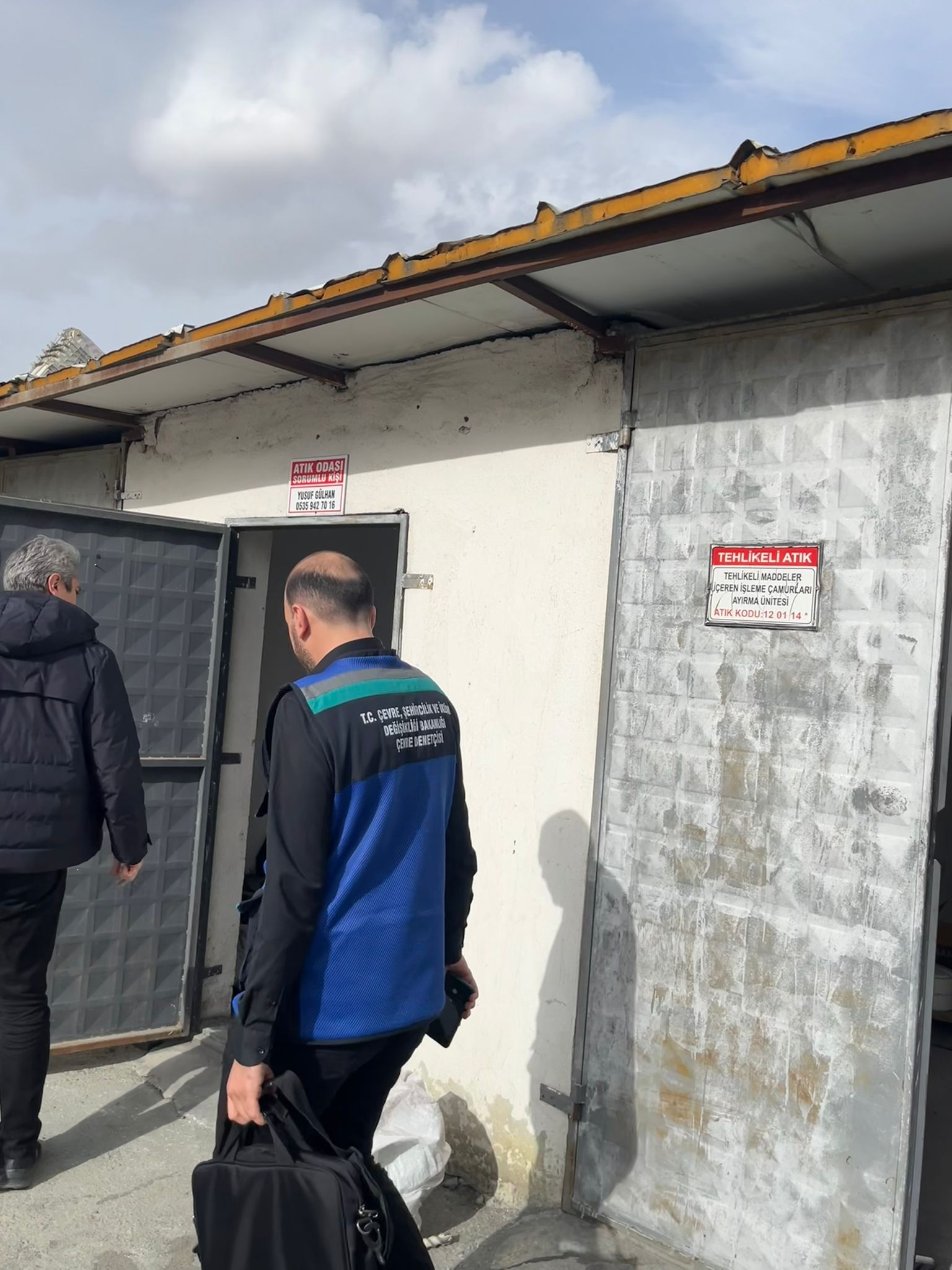 İlimizdeki tehlikeli atık oluşturma potansiyeli bulunan tesislerin, atık yönetim planları çerçevesinde denetimleri İl Müdürlüğümüz teknik personellerince yapılmaktadır.