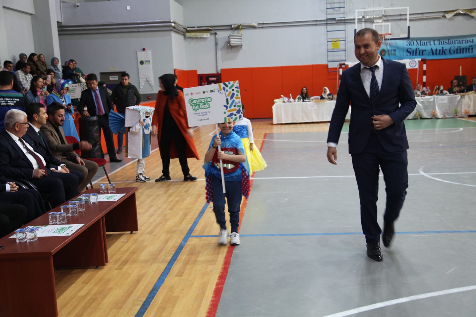 Nevşehir Çevre Şehircilik ve İklim Değişikliği Müdürlüğümüzce 5 Haziran Dünya Çevre Günü dolayısıyla Gazi Ortaokulunda etkinlik düzenlenmiştir.