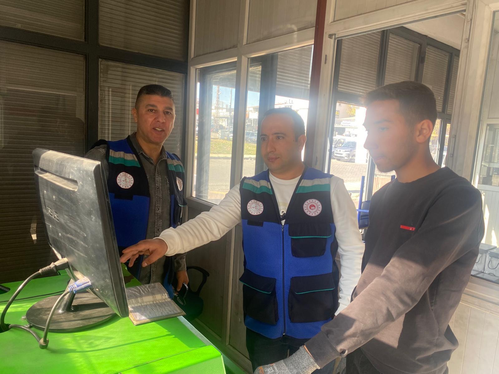 Nevşehir Çevre, Şehircilik ve İklim Değişikliği İl Müdürlüğü denetim ekipleri, Nevşehir merkez ve ilçelerinde faaliyet gösteren Yetkili Egzoz Gazı Emisyon Ölçüm İstasyonlarının denetimlerine 03.11.2025 tarihi itibarıyla aralıksız devam etmektedir.