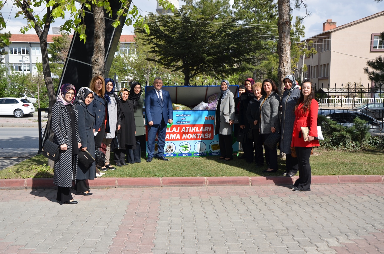 Ak Parti İl Kadın Kollarından Müdürlüğümüze Ziyaret