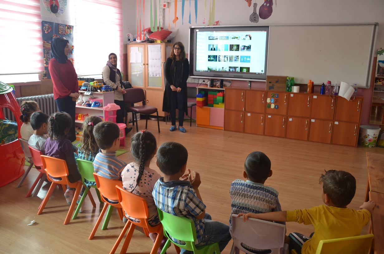 Kardeş Okulumuz Şehit Yusuf DİRİ Ortaokulu Anasınıfı Öğrencilerine Çevre ve Teknoloji Bağımlılığı Eğitimi Verildi