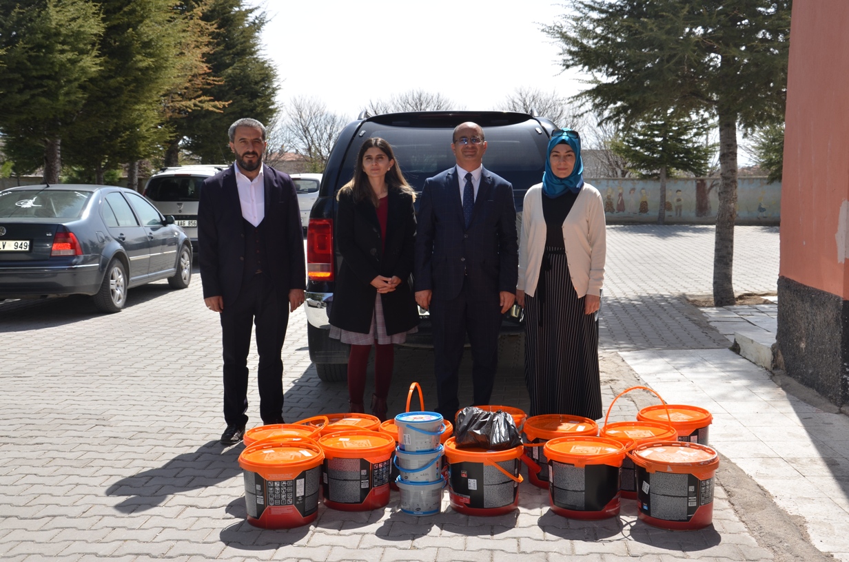 Kardeş Okulumuz Şehit Yusuf Diri Ortaokuluna Boyaları Teslim Ettik