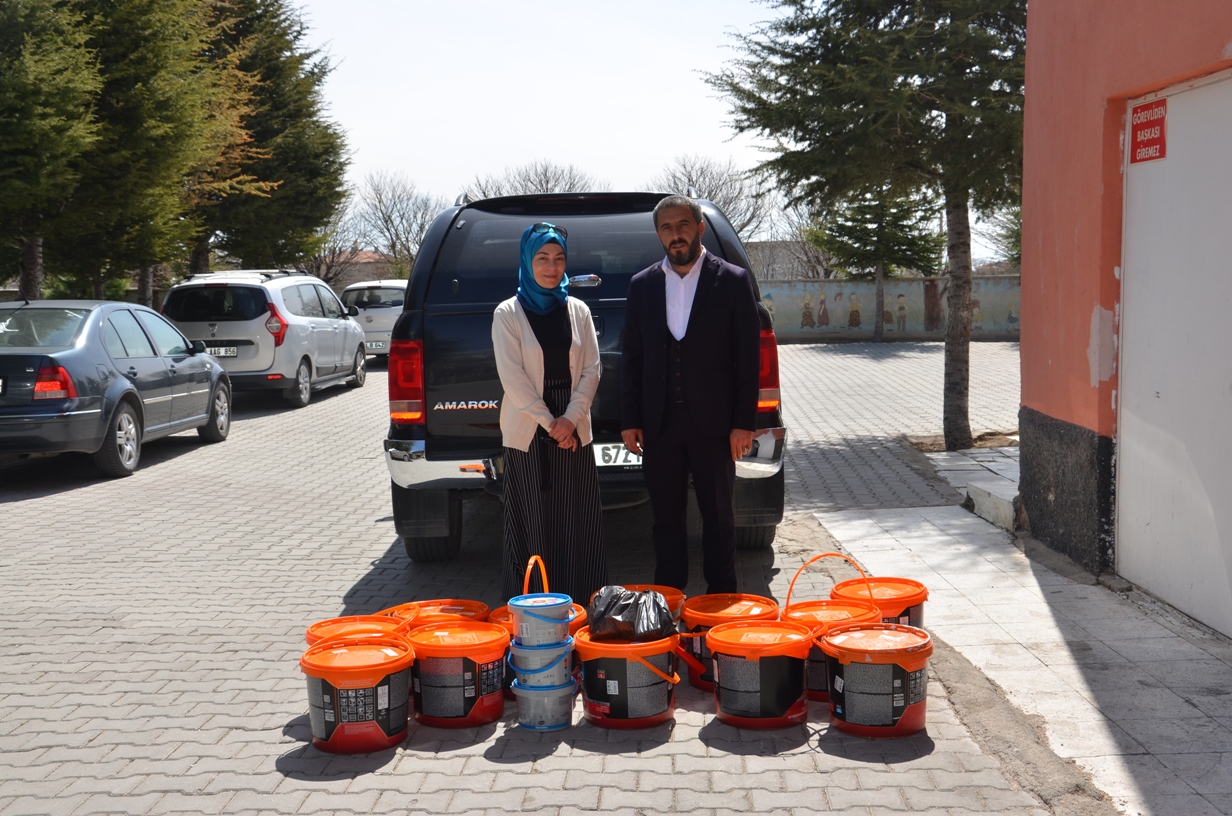 Kardeş Okulumuz Şehit Yusuf Diri Ortaokuluna Boyaları Teslim Ettik