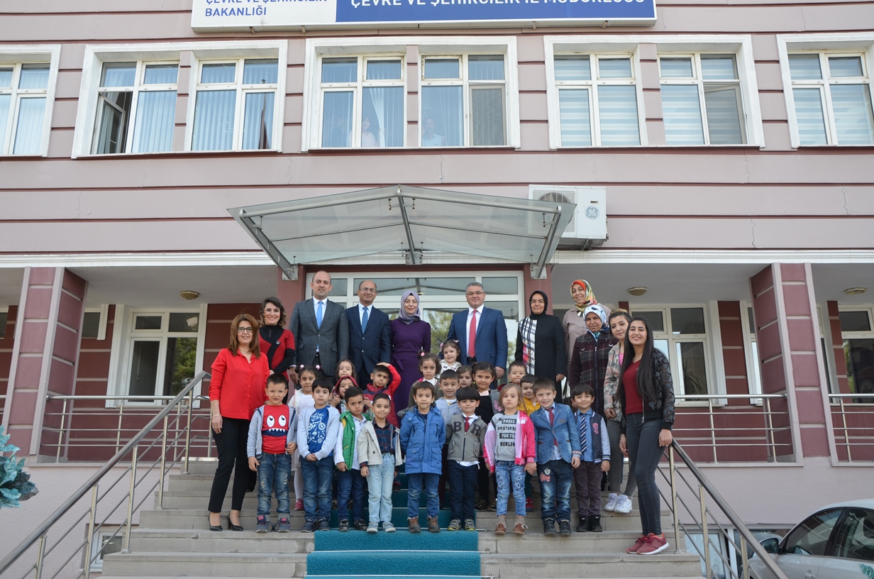 Valimiz Sayın Yılmaz Şimşek’in Eşi Dr. Çiğdem Olgun Şimşek Hanımefendi, İl Sağlık Müdürü Dr. Ertan Değirmencioğlu ile beraber İl Müdürlüğümüzü ziyaret etti.