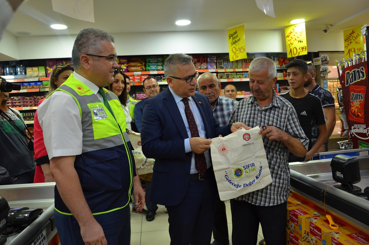 Valimiz Sayın Yılmaz Şimşek Plastik Poşet Satışı Denetimlerini Yerinde İnceledi