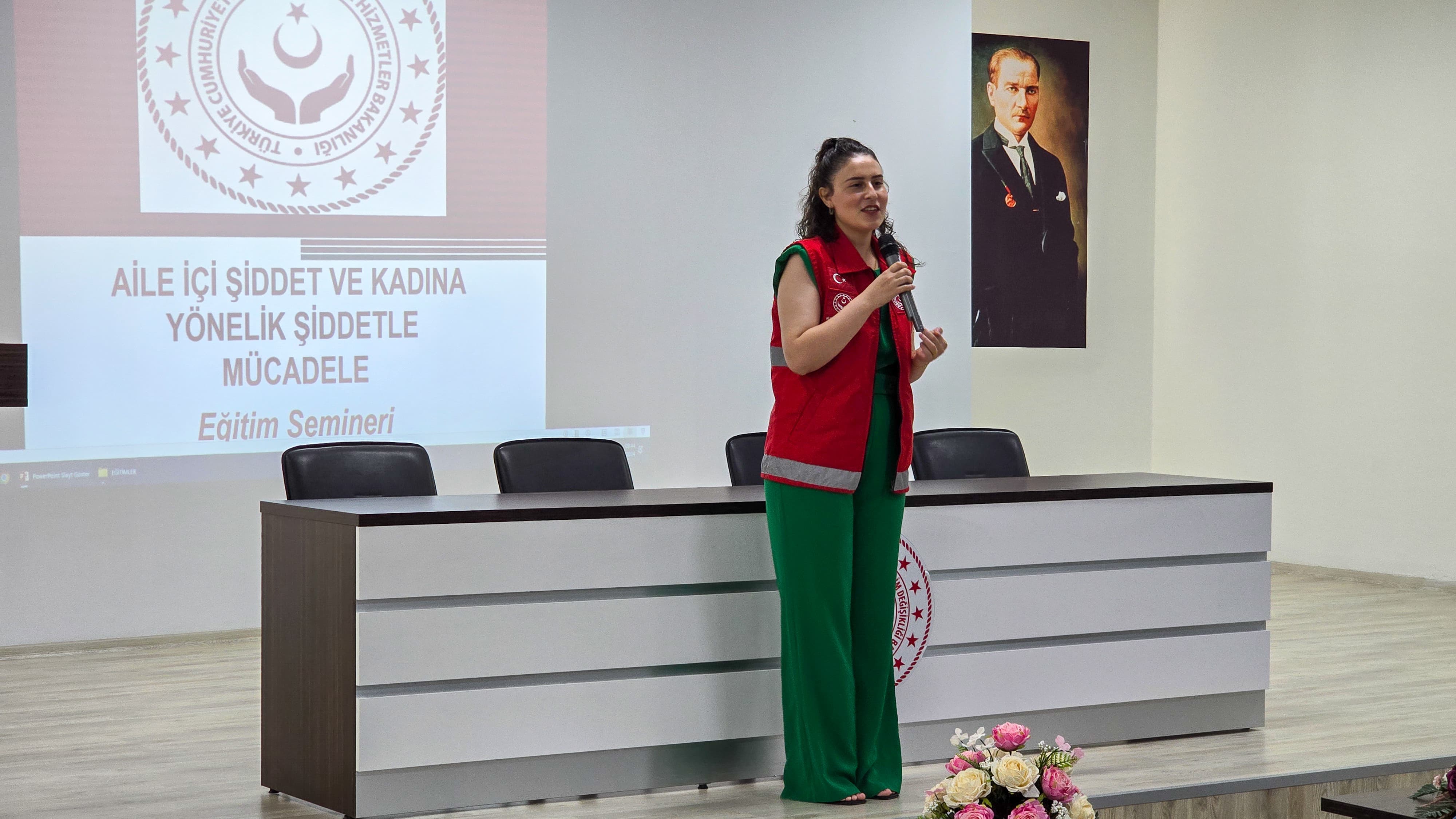 Aile ve Sosyal Hizmetler Müdürlüğü Tarafından Kadına Şiddet ve Erken Yaşta Evlilik Toplantısı Yapıldı.