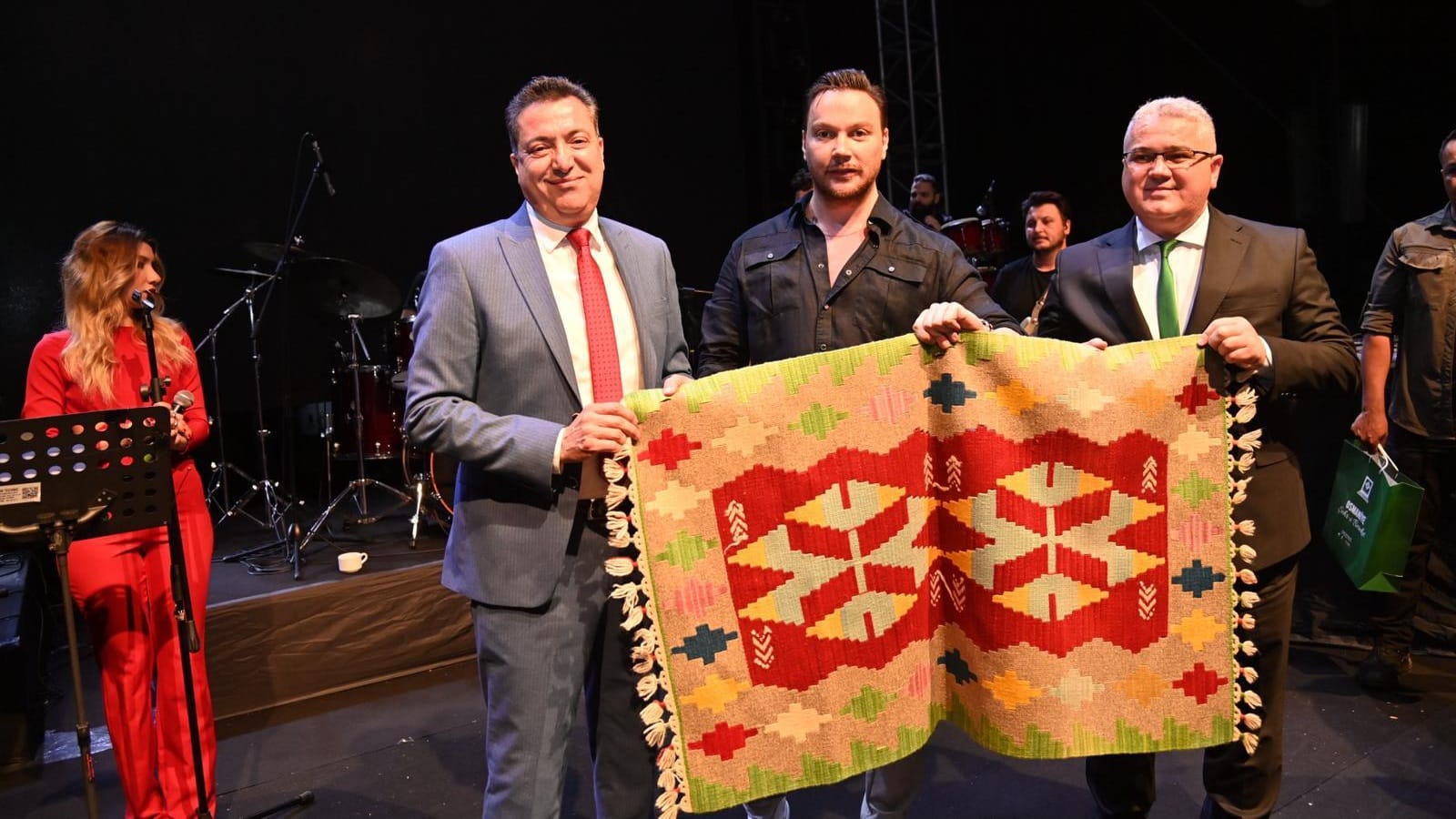 Bakanlığımızın Katkılarıyla Düzenlenen Sinan Akçıl Konserine Yoğun İlgi