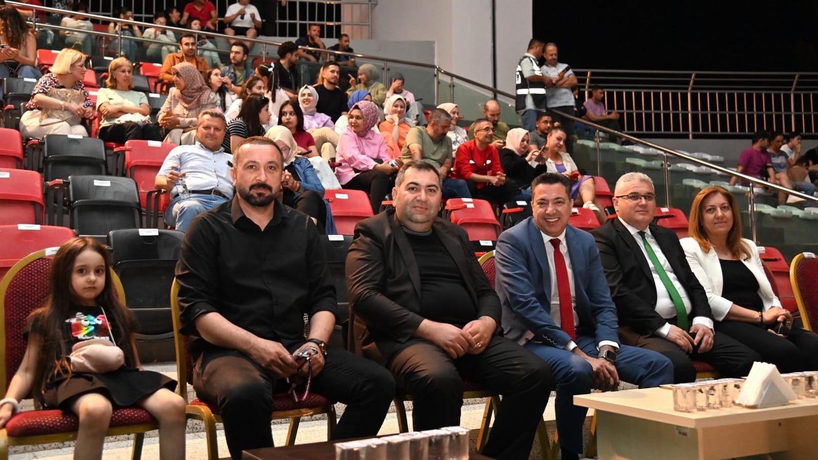 Bakanlığımızın Katkılarıyla Düzenlenen Sinan Akçıl Konserine Yoğun İlgi