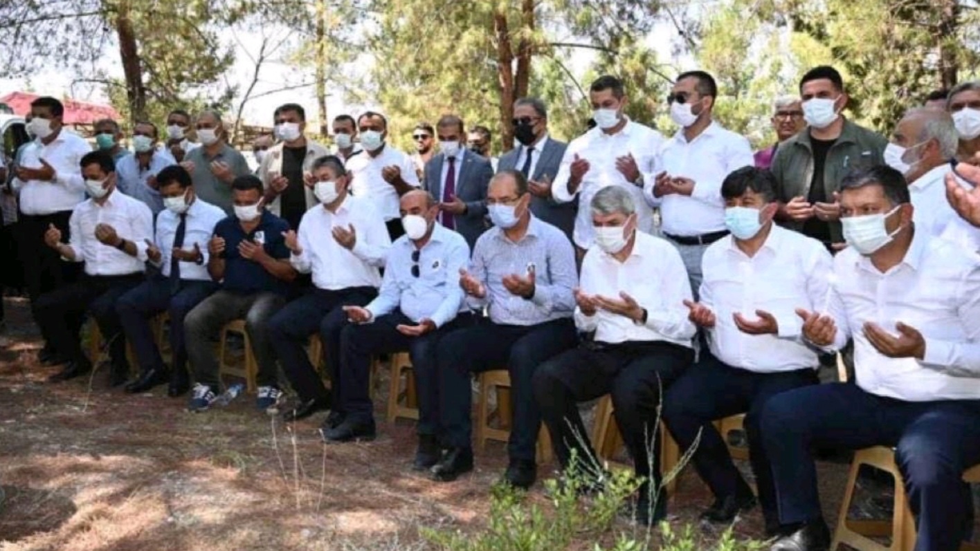 Çevre ve Şehircilik Bakan Yardımcımız Mücahit Demirtaş ve İl Müdürümüz İrfan Remzi Yılmaz ile İlimizde yaşanan acı olaylar ile ilgili çeşitli ziyaretlerde bulundu.