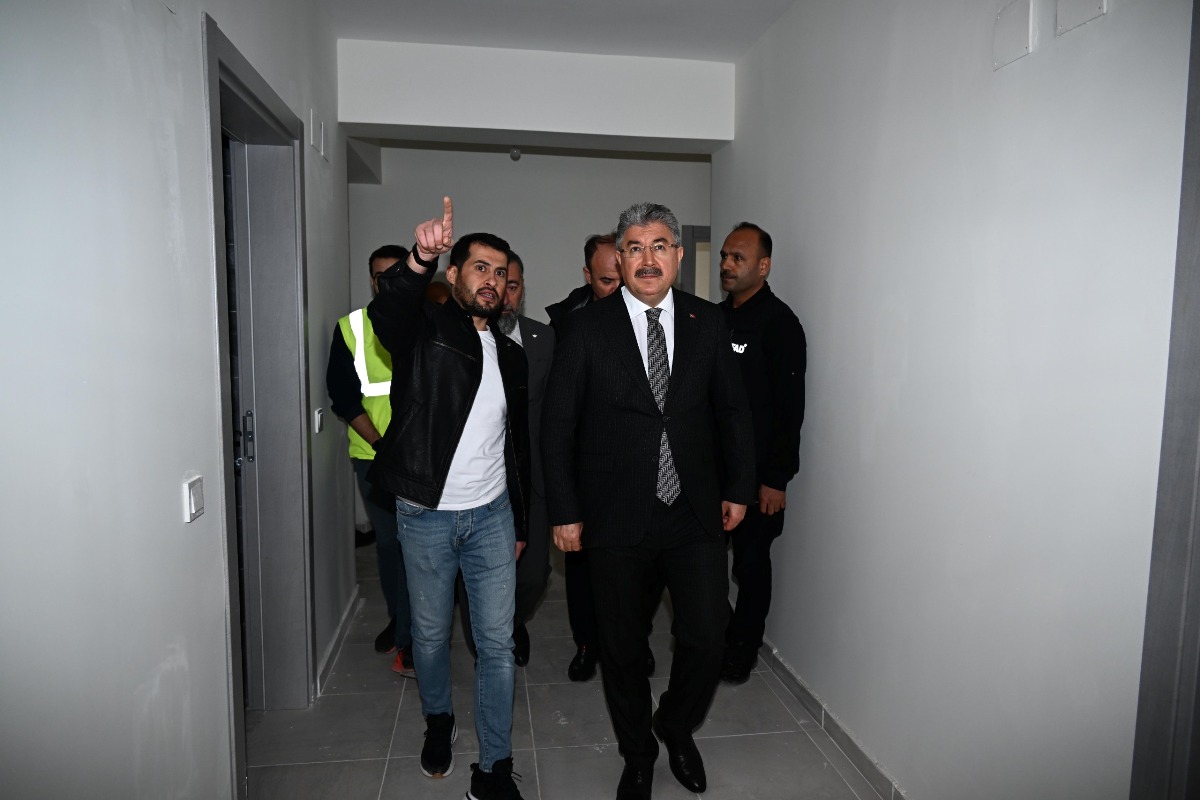 Düziçi İlçemizin Akçakoyunlu Köyünde Yapımı Devam Eden Deprem Köy Konutları İnşaatında İnceleme